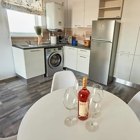 Sea-cozy Mamaia Apartment