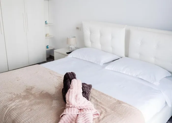 Sea-cozy Mamaia Apartment